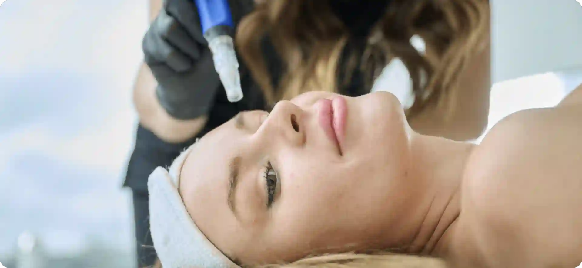 How Do Microneedles Trigger New Collagen and Elastin in Loose Skin Cheltenham?